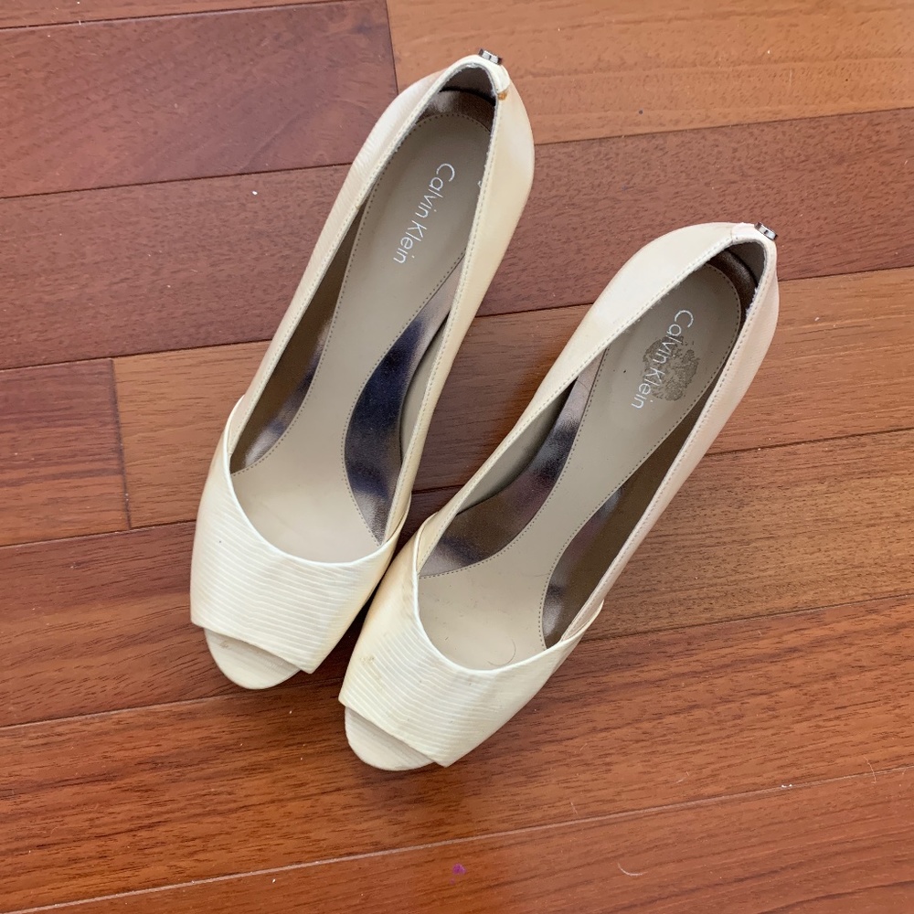 Calvin Klein cream kitten heels